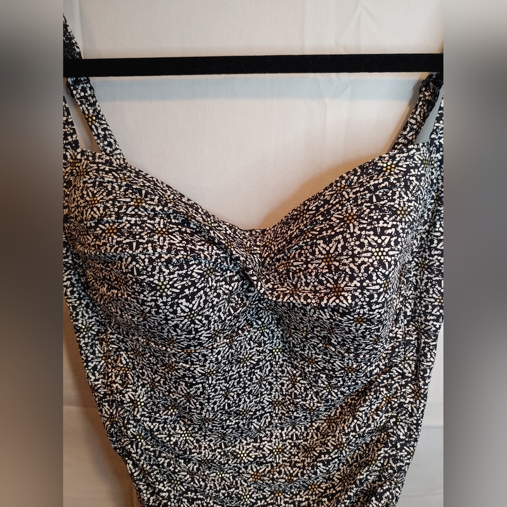 Bond-Eye Australia NipTuck Black /White / Gold Foiled One Piece Swimsuit Size 10